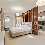 Oriana Homel 4*