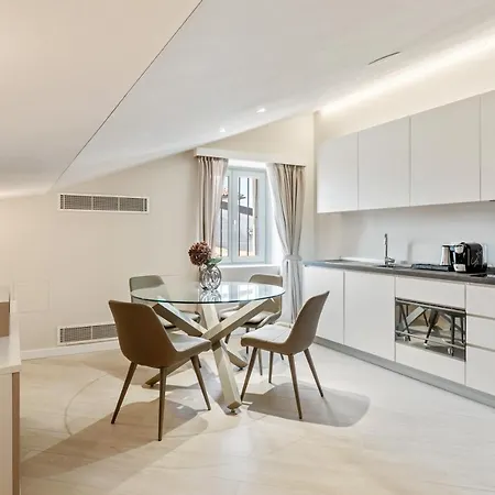 アパートホテル Oriana Homel 4*