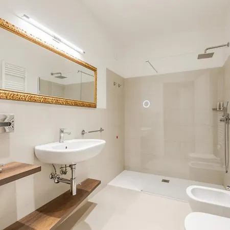 Oriana Homel 4* ウーディネ