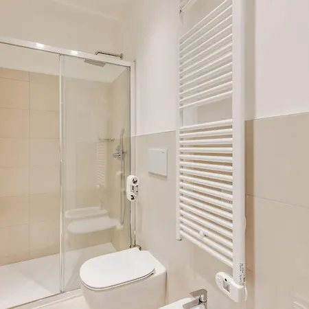 アパートホテル Oriana Homel