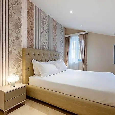 Oriana Homel 4*