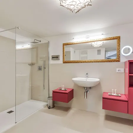 Oriana Homel Lejlighedshotel 4*